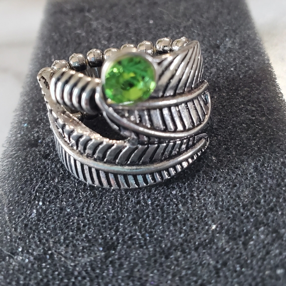 Silver Tone Stretch Ring with Green Stone 💥3 for $24💥 - Picture 7 of 15
